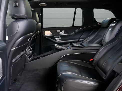 Used 2023 Mercedes-Benz Maybach GLS 600 4MATIC image 31
