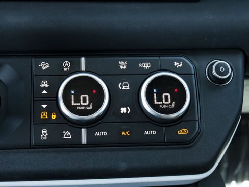Used 2023 Land Rover Defender 90 S AWD/4WD image 17