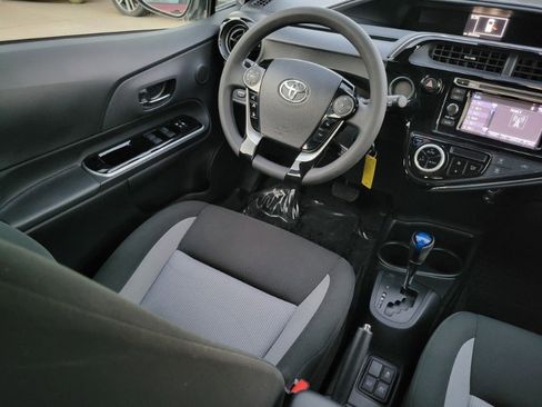 Used 2018 Toyota Prius C Two image 20