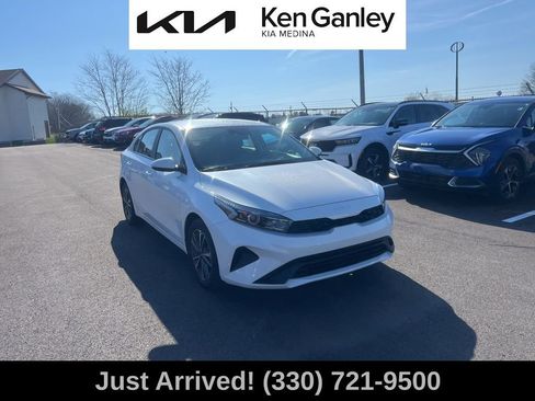 Certified 2023 Kia Forte LXS image 3