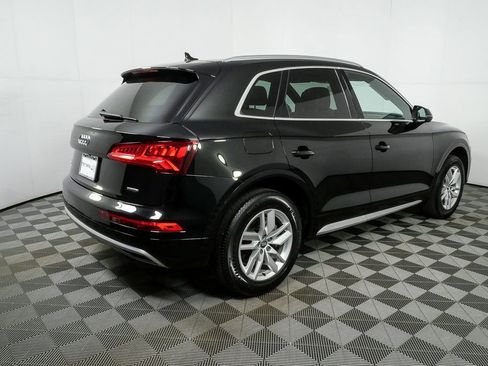 Used 2020 Audi Q5 2.0T Premium w/ Convenience Package image 3