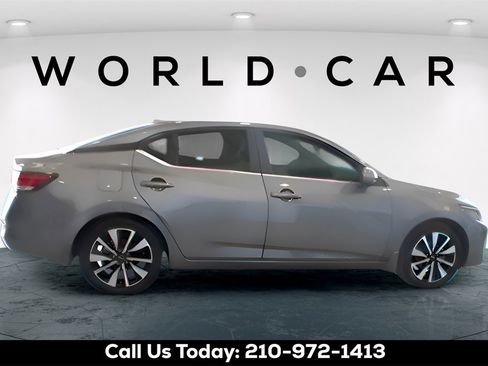 Used 2025 Nissan Sentra SV w/ SV Premium Package image 8