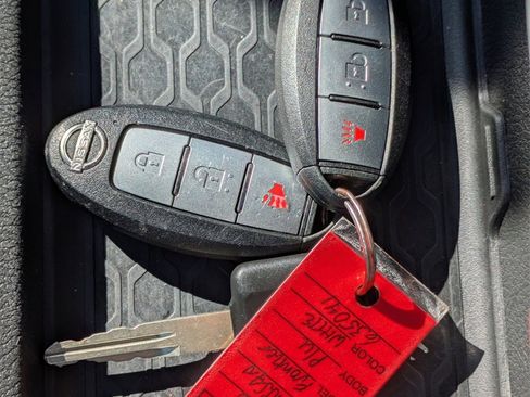 Used 2023 Nissan Frontier SV w/ Midnight Edition Package image 32