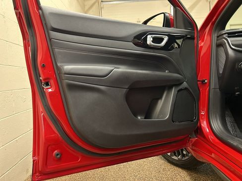 Used 2022 Jeep Compass Limited image 13