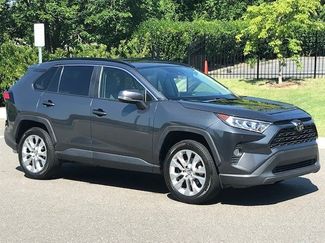 Used 2019 Toyota RAV4 XLE Premium w/ Cold Weather Package FWD video 2