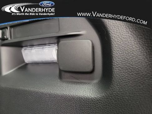 New 2026 Ford Explorer Active w/ Active Comfort Package AWD/4WD image 9