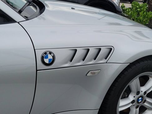 Used 2000 BMW Z3 2.5i RWD image 9