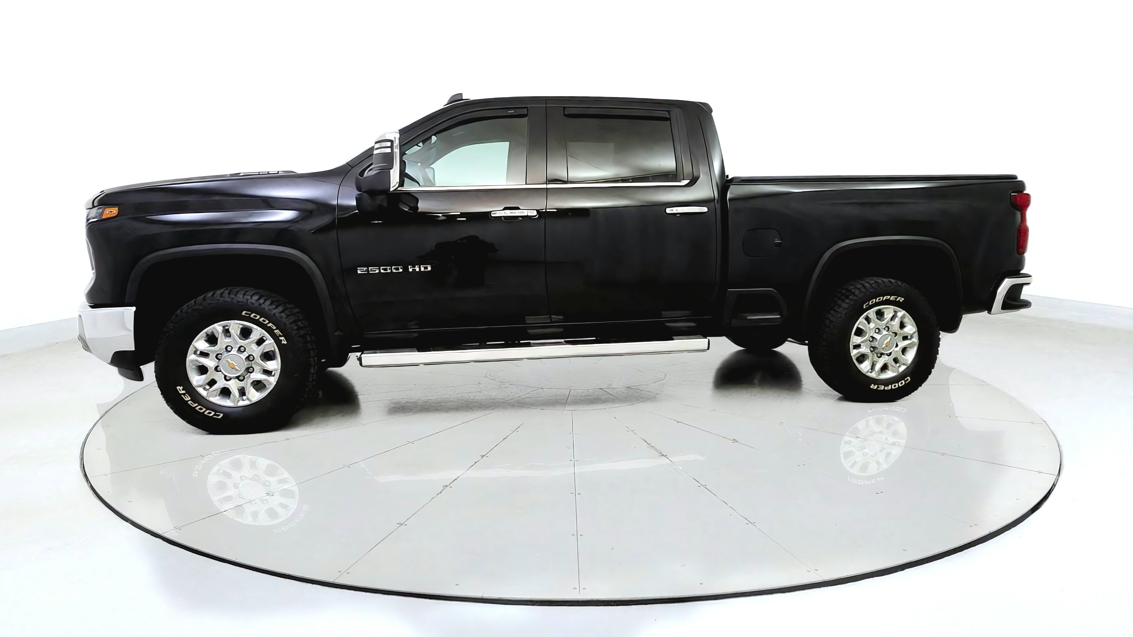 Used 2024 Chevrolet Silverado 2500 LTZ AWD/4WD image 4
