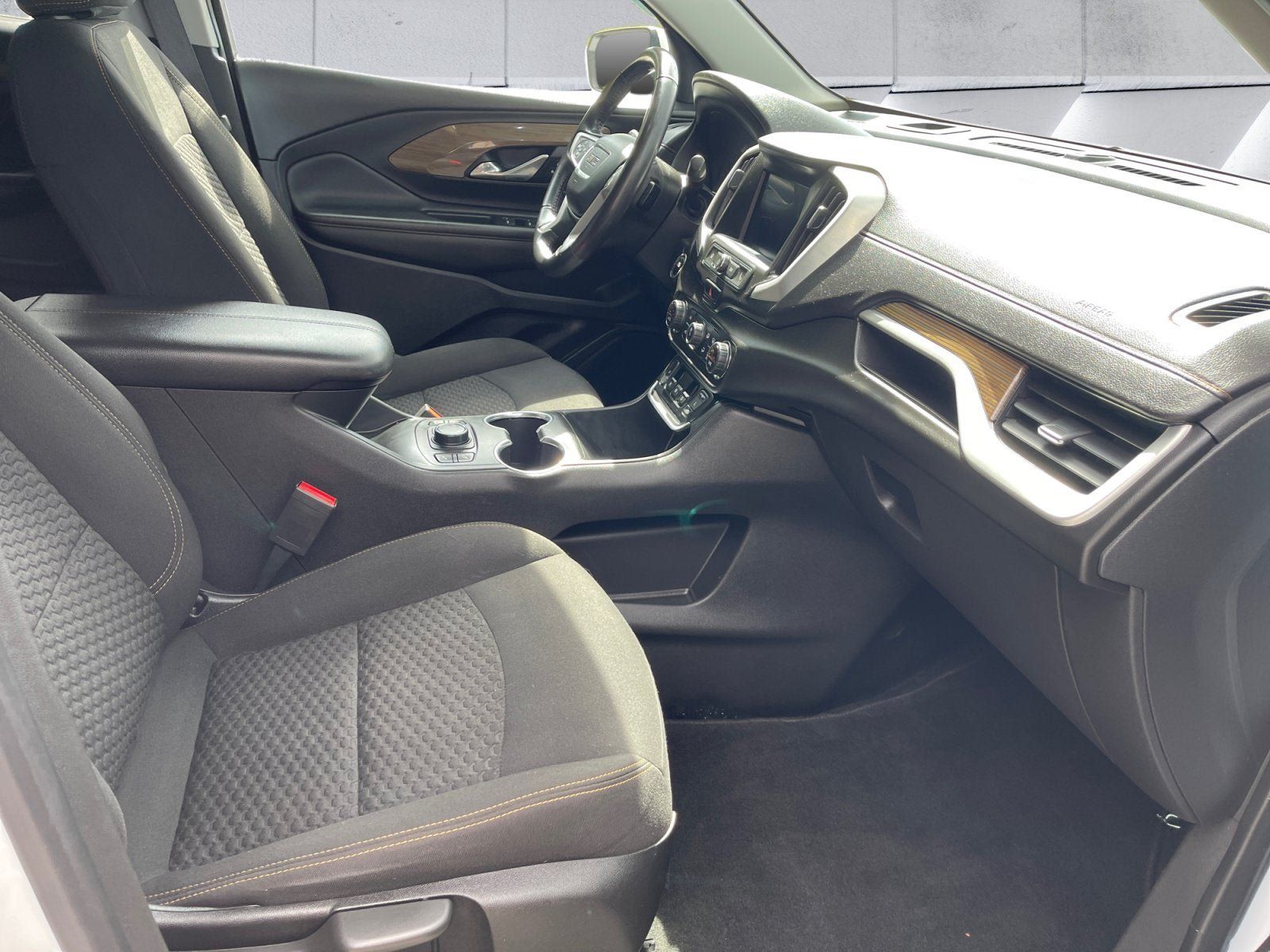 Used 2021 GMC Terrain SLE w/ Driver Convenience Package AWD/4WD image 16