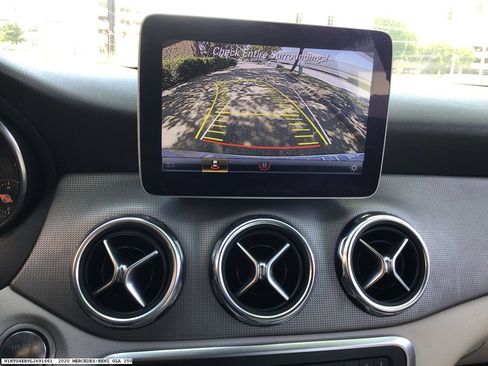 Used 2020 Mercedes-Benz GLA 250 image 14