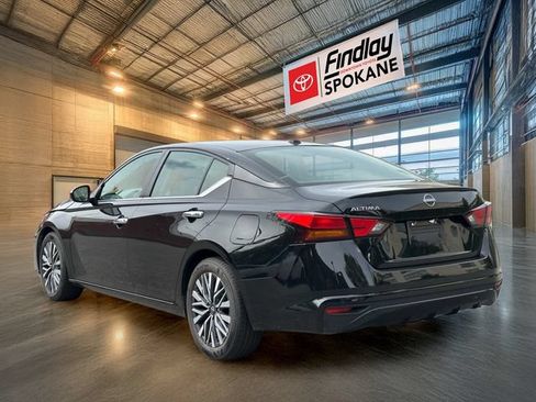 Used 2025 Nissan Altima 2.5 SV FWD image 6