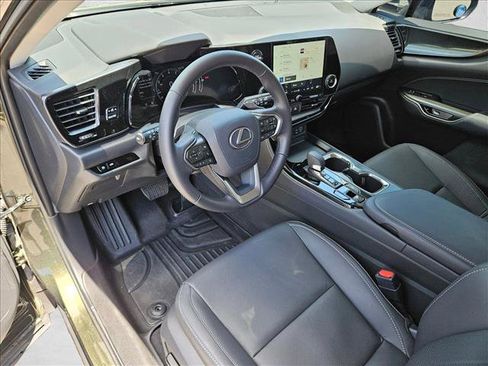 Used 2025 Lexus NX 250 FWD image 10
