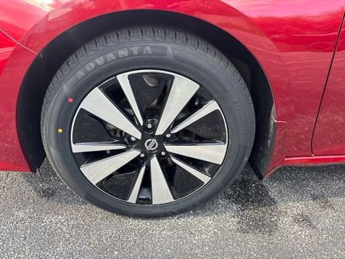 Used 2022 Nissan Altima 2.5 SV w/ SV Premium Package FWD image 5