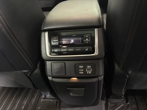 Certified 2026 Subaru Ascent Limited AWD/4WD image 30