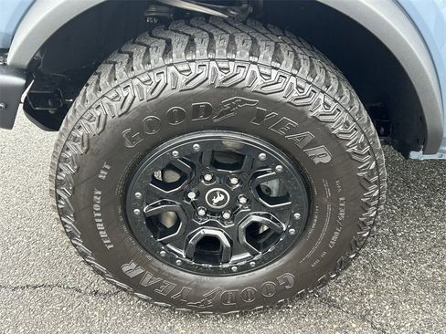 Used 2024 Ford Bronco Wildtrak image 10