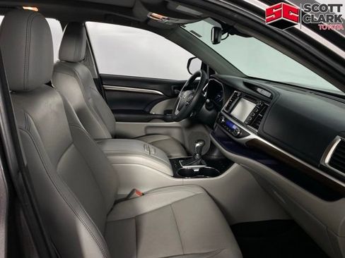 Used 2016 Toyota Highlander Limited Platinum AWD/4WD image 14