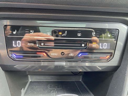 Certified 2023 Volkswagen Tiguan SEL R-Line AWD/4WD image 19