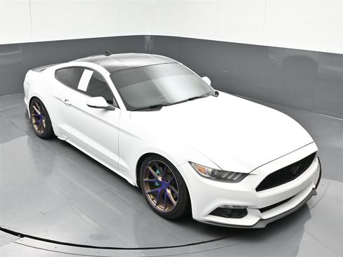 Used 2016 Ford Mustang Premium RWD image 20
