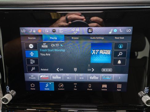 Used 2022 Jeep Wagoneer Series III w/ Premium Group I AWD/4WD image 21