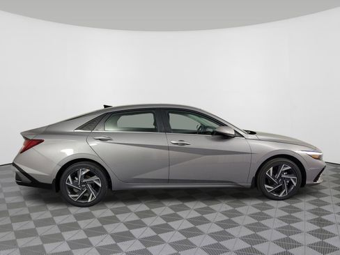 New 2025 Hyundai Elantra Limited image 2