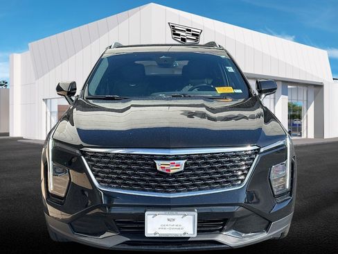 Used 2025 Cadillac XT4 Premium Luxury AWD/4WD image 2