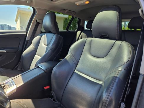 Used 2016 Volvo V60 T5 Cross Country w/ Convenience Package AWD/4WD image 21