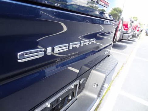Used 2022 GMC Sierra 1500 SLT AWD/4WD image 9