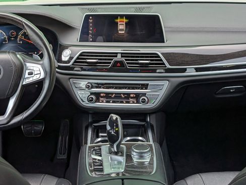 Used 2018 BMW 740i RWD image 19