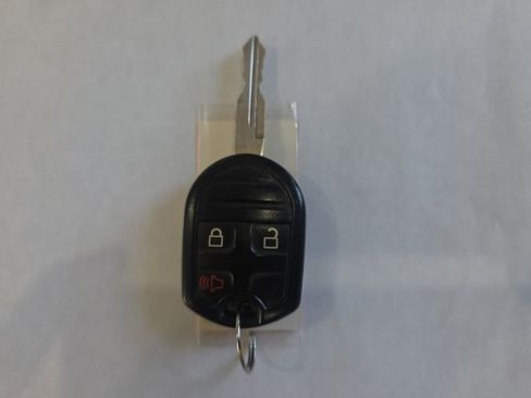 Used 2014 Ford Explorer XLT w/ Equipment Group 202A AWD/4WD image 32