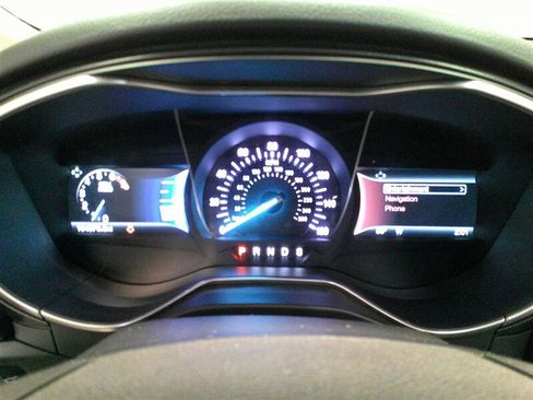 Used 2018 Ford Fusion Titanium image 15