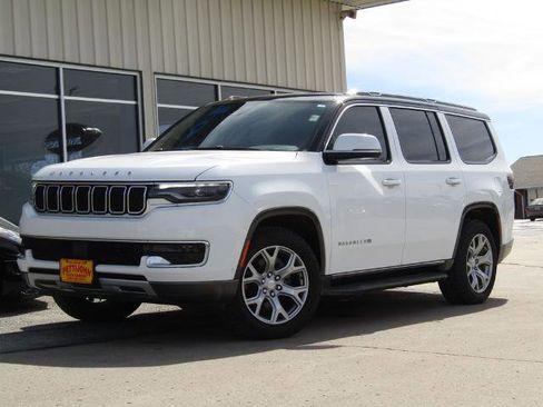 Used 2022 Jeep Wagoneer Series II AWD/4WD image 12