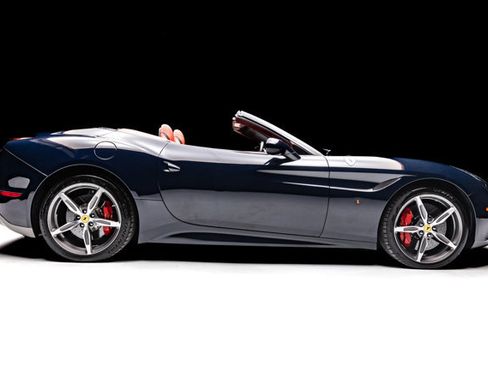 Used 2016 Ferrari California T RWD image 2