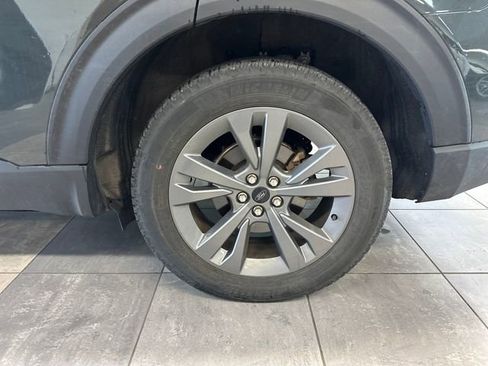 Used 2023 Ford Explorer XLT w/ Equipment Group 202A AWD/4WD image 6