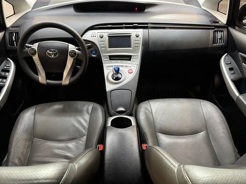 Used 2014 Toyota Prius Three image 11
