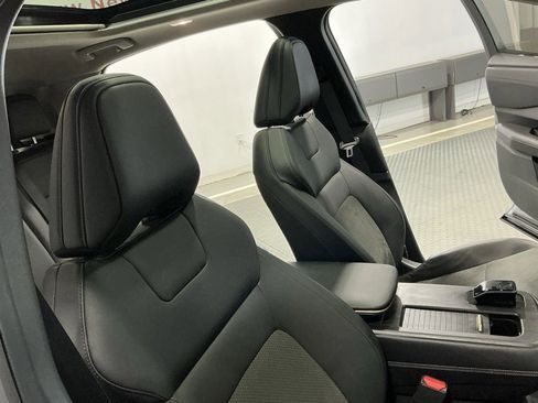 Used 2024 Nissan Ariya FWD image 30