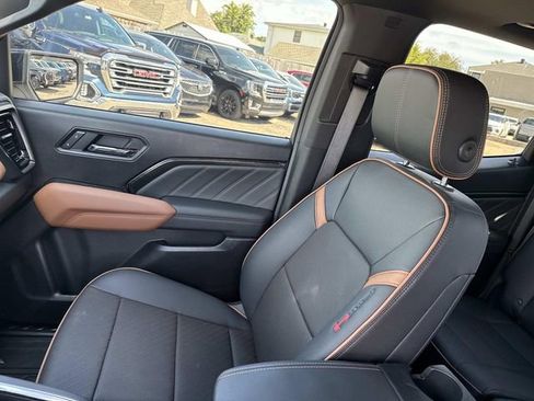 Used 2025 GMC Canyon AT4 w/ Nightfall Edition image 21