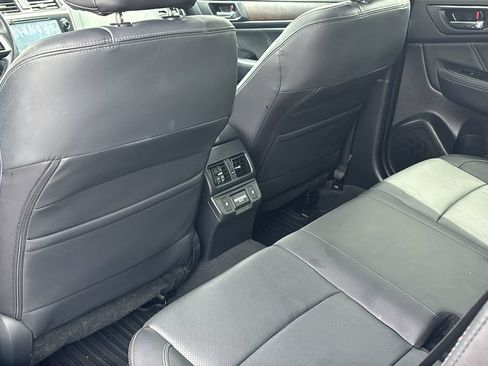 Used 2018 Subaru Outback 3.6R Limited AWD/4WD image 29