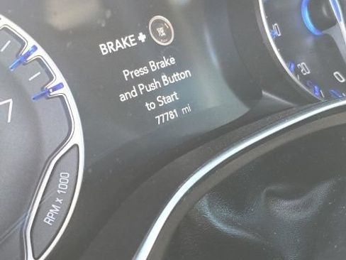 Used 2017 Chrysler Pacifica Touring-L Plus FWD image 6
