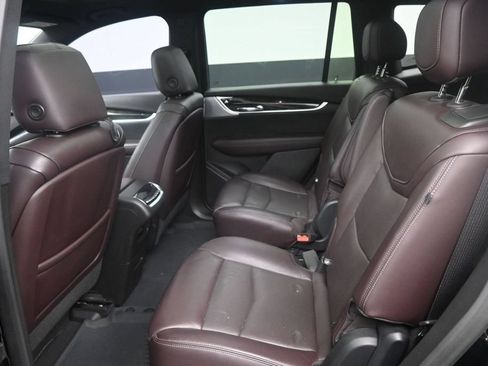 Used 2020 Cadillac XT6 Premium Luxury FWD image 13