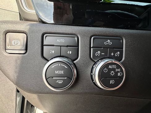 Used 2024 GMC Sierra 1500 Elevation AWD/4WD image 34