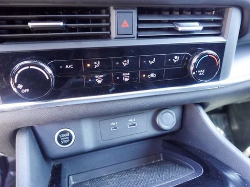 Used 2023 Nissan Rogue S AWD/4WD image 19