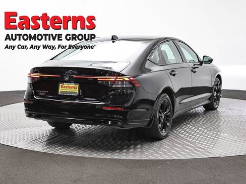 Used 2025 Honda Accord SE image 5