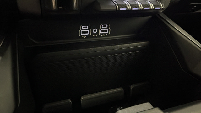 Used 2025 RAM 1500 Big Horn AWD/4WD image 30