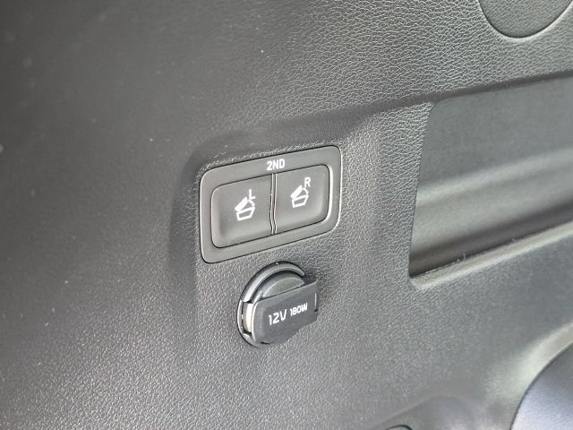Used 2025 Kia Telluride EX w/ EX Captain's Chair Package FWD image 12