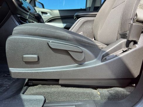 Used 2018 Chevrolet Colorado LT w/ LT Convenience Package RWD image 12