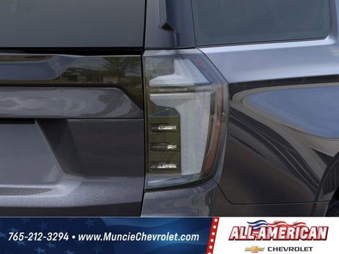 New 2025 Chevrolet Suburban Premier image 11