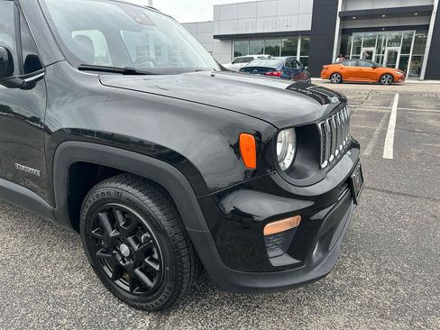 Used 2021 Jeep Renegade Latitude FWD image 11