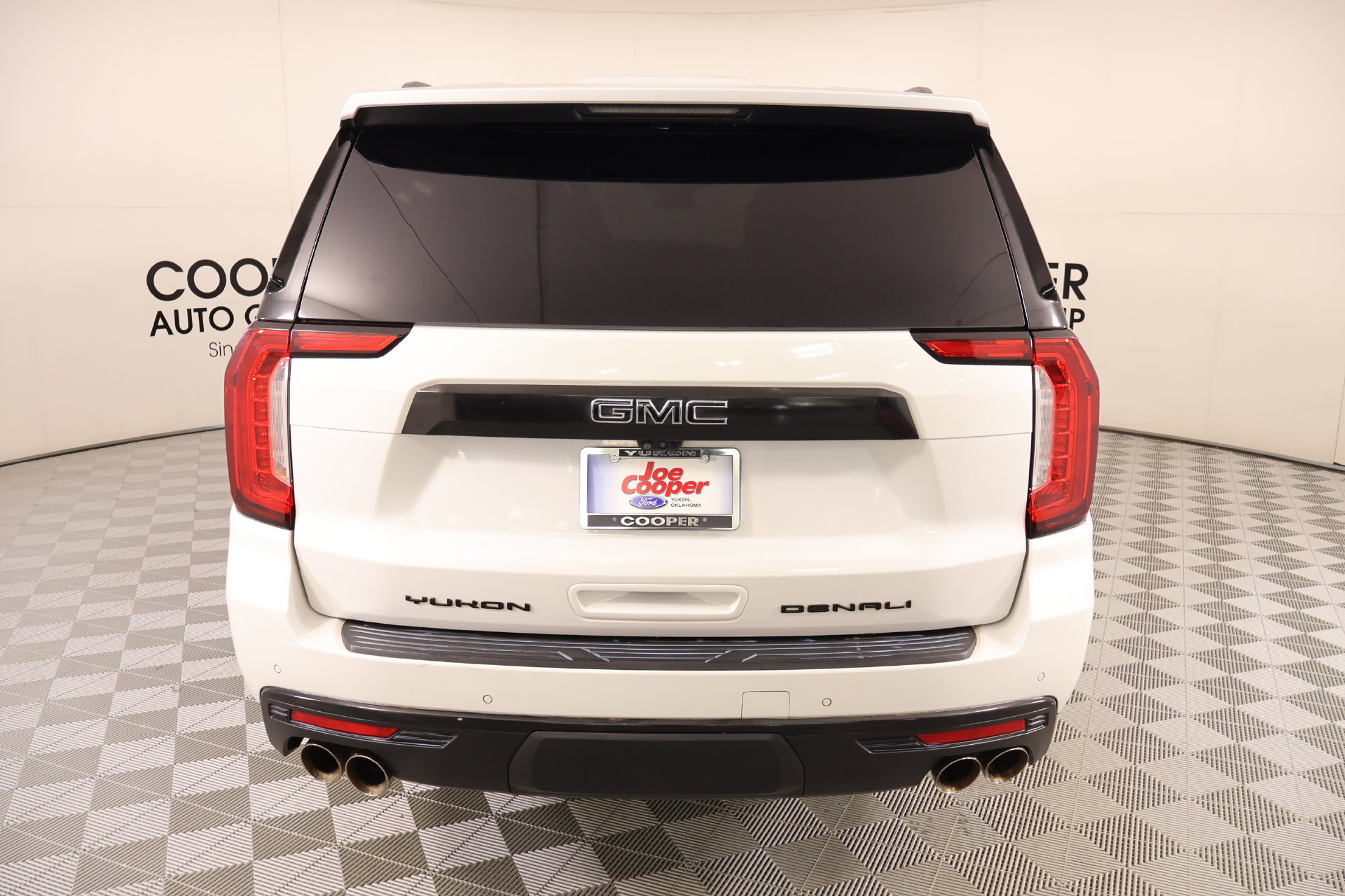 Used 2023 GMC Yukon XL Denali w/ Advanced Technology Package AWD/4WD image 24