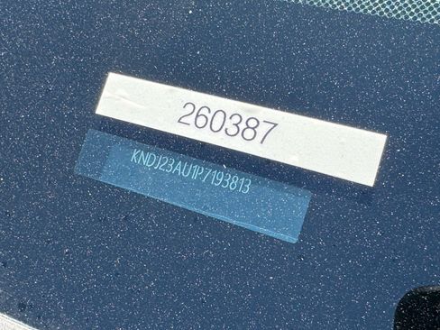 Certified 2023 Kia Soul LX FWD image 9