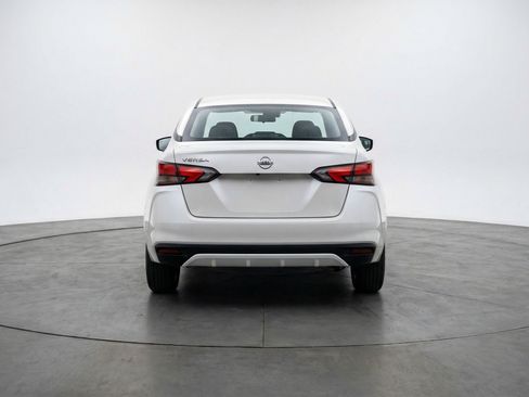 Used 2025 Nissan Versa SV FWD image 7